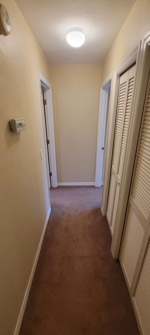 Building Photo - 2/2.5 Townhome Mile Run