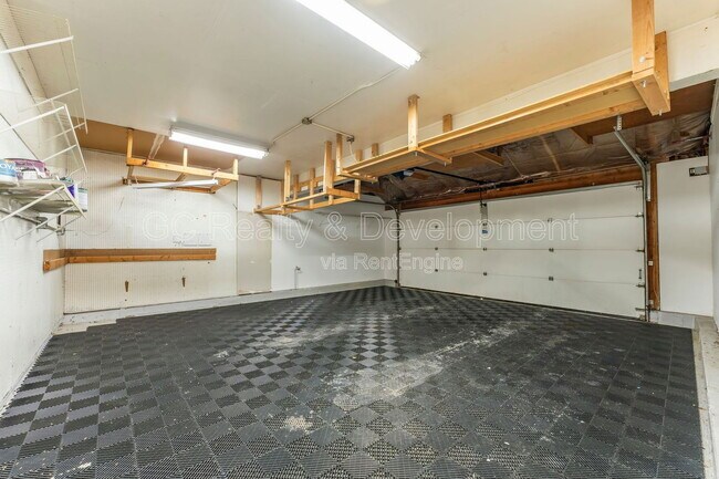 Building Photo - 1490 Brookside Dr