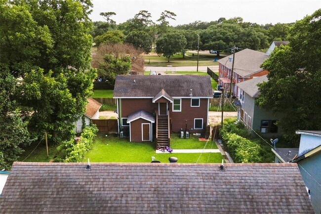 Primary Photo - 2721 Virginia St