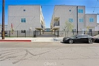 Building Photo - 11956 Vanowen St