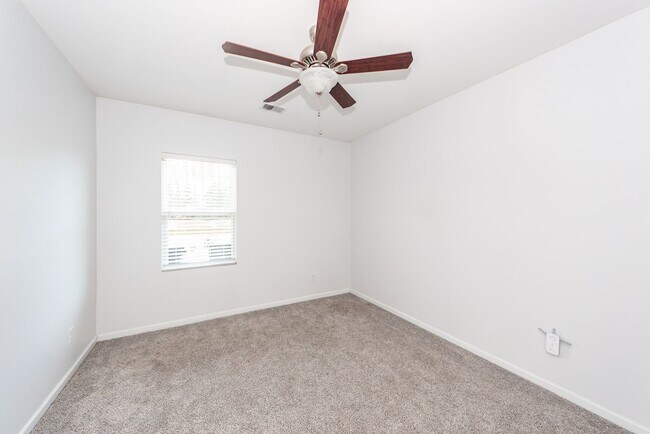 Building Photo - 5 Bedroom 3 Bath Home in Cane Bay Plantation - Summerville