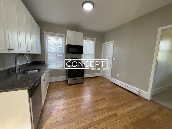 Building Photo - 16 Bird St