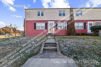 Building Photo - Move-in ready 2-level, 2Bd/1Bth end-of-row...