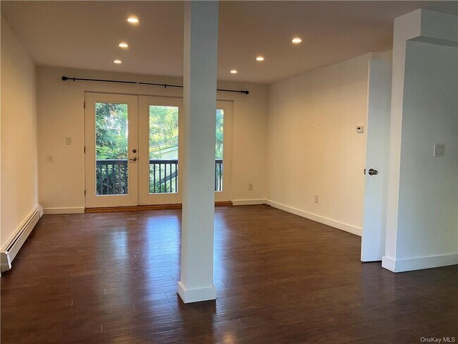 Building Photo - 968 Elting Rd