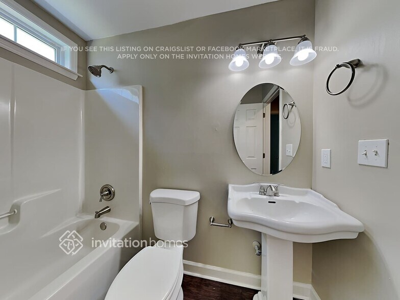 Building Photo - 1518 Hawkcrest Ln