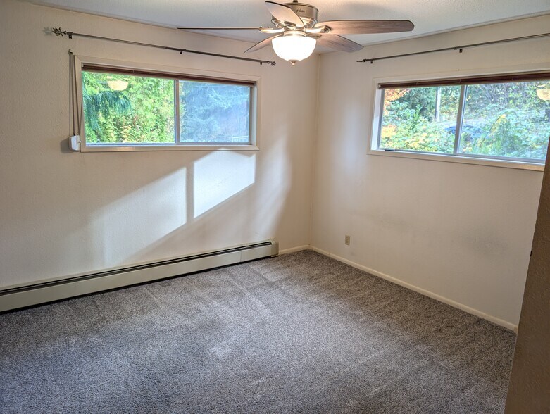 Building Photo - 2575 Yew Street Rd