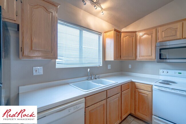 Building Photo - 1178 E 300 S