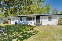 Building Photo - Newly renovated 3bed 1beath for rent!