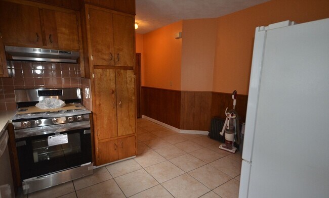 Building Photo - 20 Benton Rd