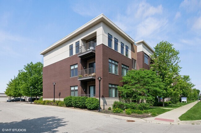 Building Photo - 500 N Northwest Hwy