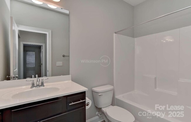 Building Photo - 8765 Aspinwall Dr