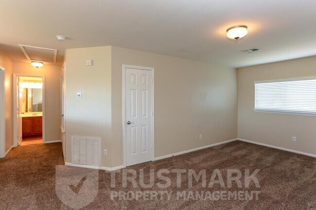 Building Photo - 212 Crowfoot Dr