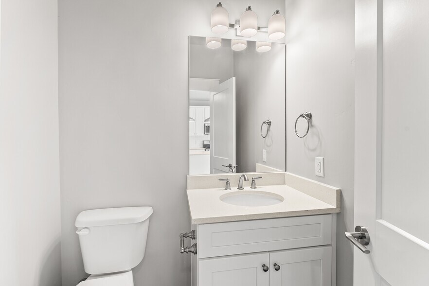 Building Photo - 10374 S Sage Canal Way