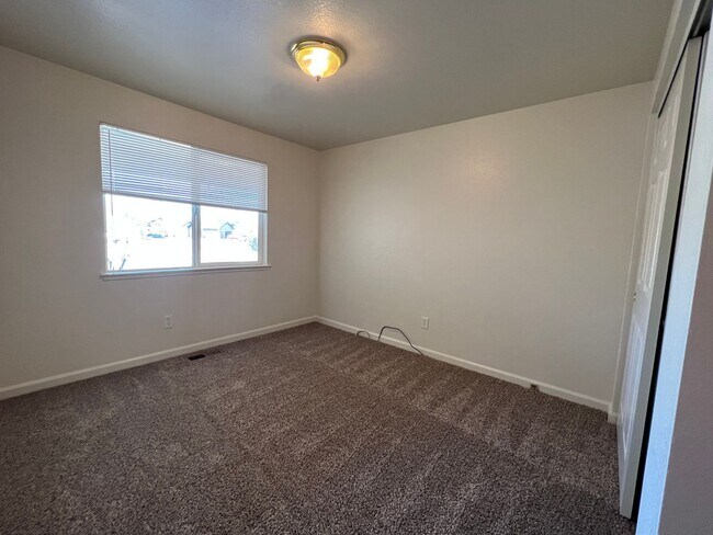 Building Photo - 3/2/2 Home in Gardnerville Ranchos *MUST SEE*