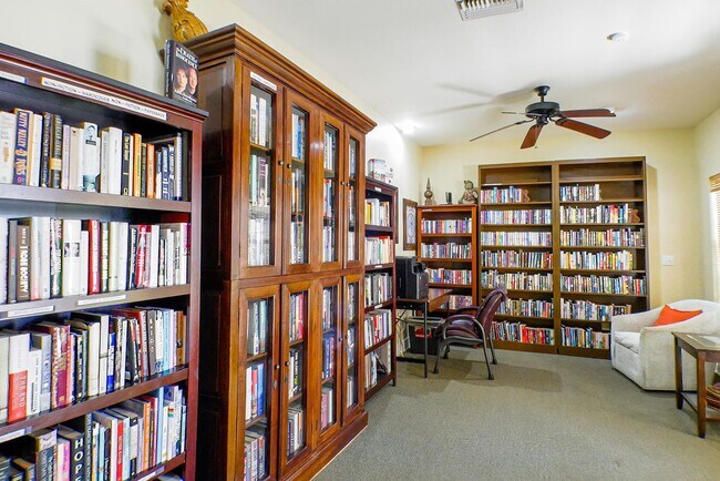 Building Photo - 1-bedroom apartment in pristine condition,...