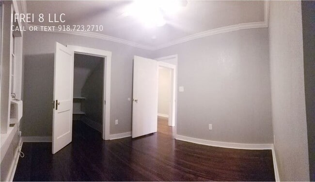 Building Photo - 105 N Xanthus Ave