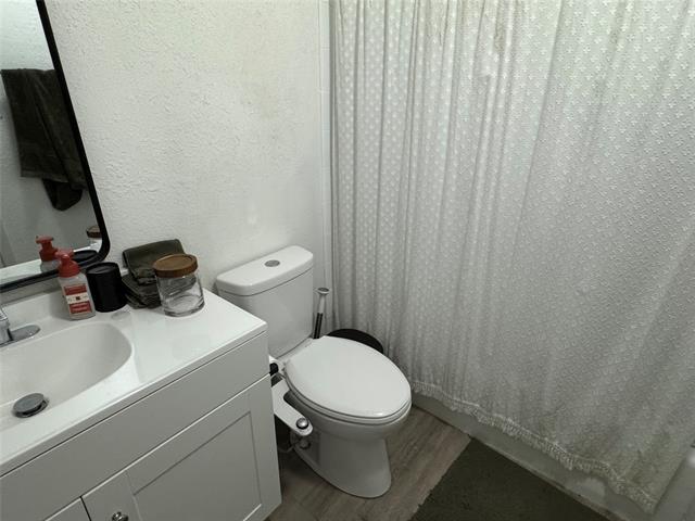 Building Photo - 2342 Westwood Dr