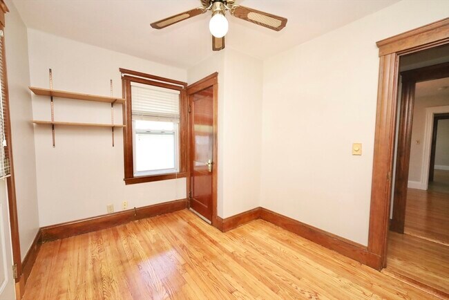 Building Photo - 360 Walden St