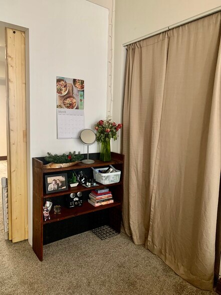 Building Photo - 636 State St