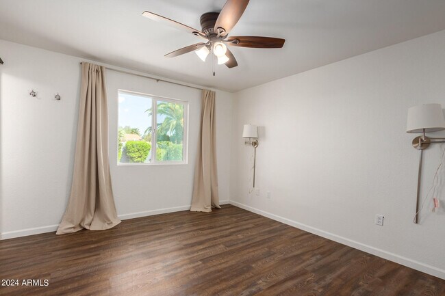 Building Photo - 3528 E Cortez St