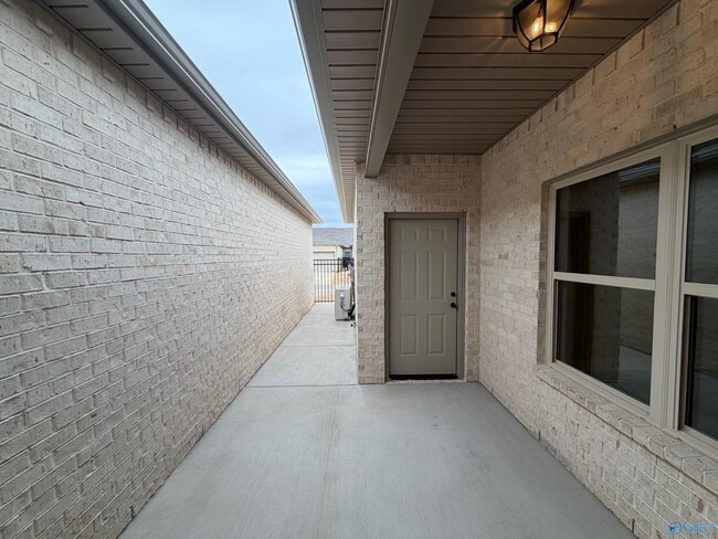 Building Photo - 433 Lando Cain Rd