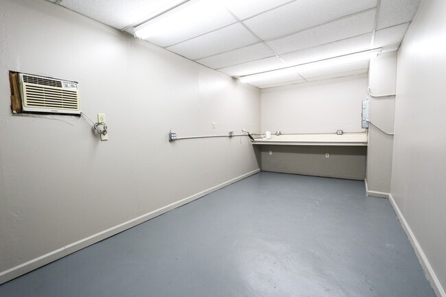 Building Photo - 4615 University Oaks Blvd