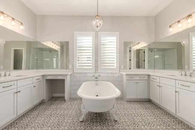 Building Photo - 10627 E Tumbleweed Ave