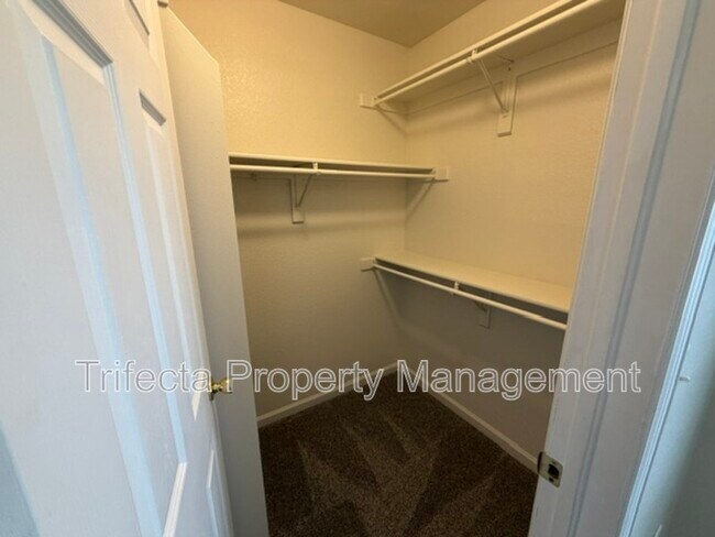 Building Photo - 3627 Glenbarr Ct