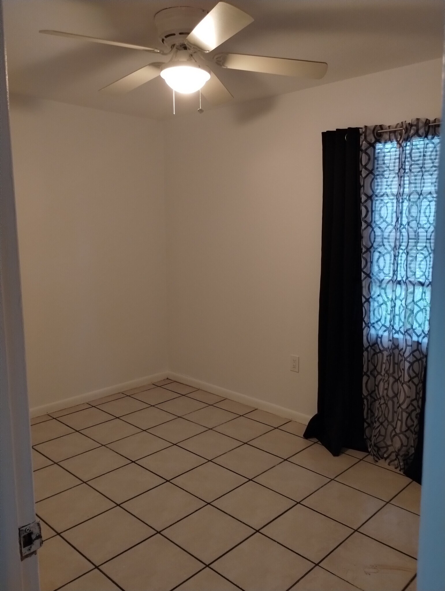 Building Photo - 8034 Orange Ave