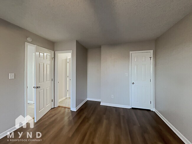 Building Photo - 629 Bennett Dr