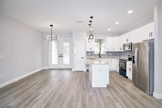 Building Photo - 4510 Boabadilla Ave
