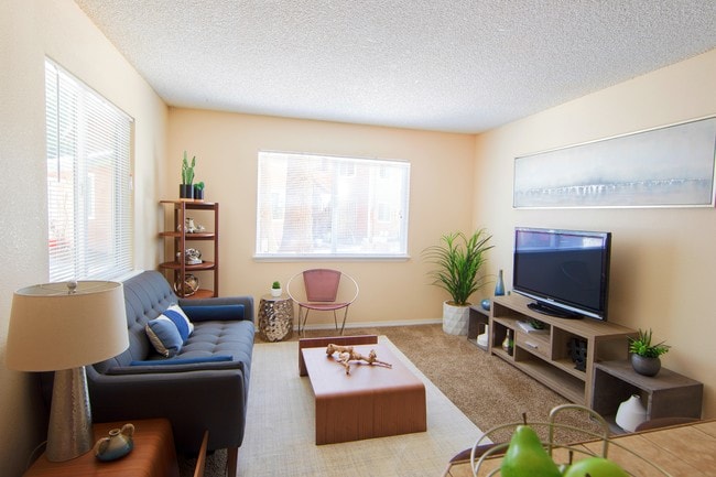 EG Living Room - Evergreen Rock Maple Apartments
