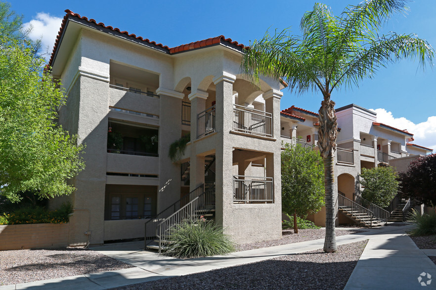 Building Photo - Lantana Apartments