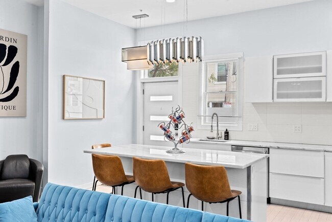 Building Photo - 108-110-110 Trenton St