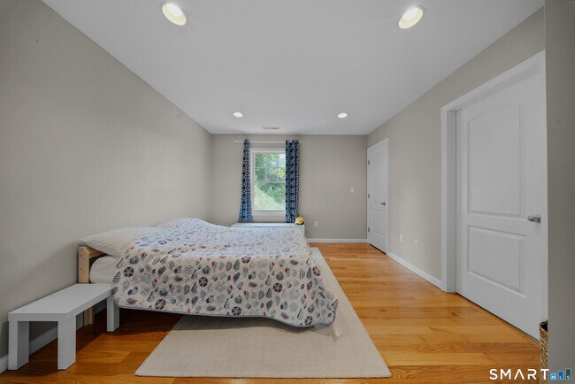 Building Photo - 60 Hawthorne St