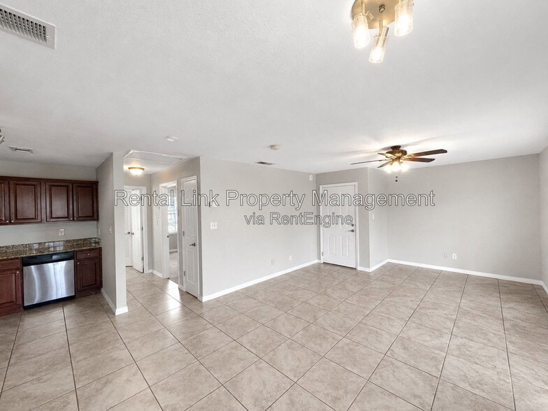 Building Photo - 4728 Beach Dr SE