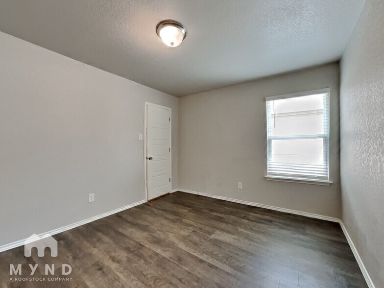 Building Photo - 3911 Turning Pine Edge