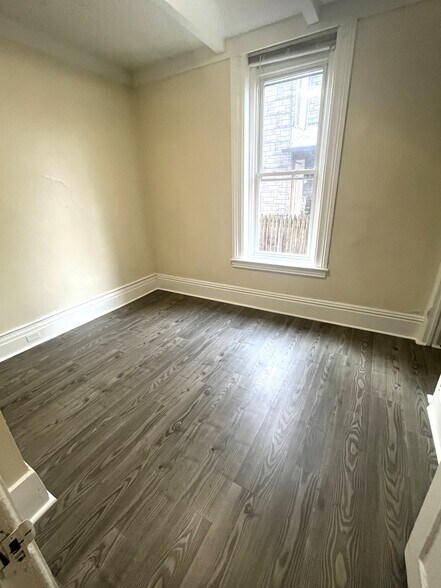 Building Photo - 239 W 16th St