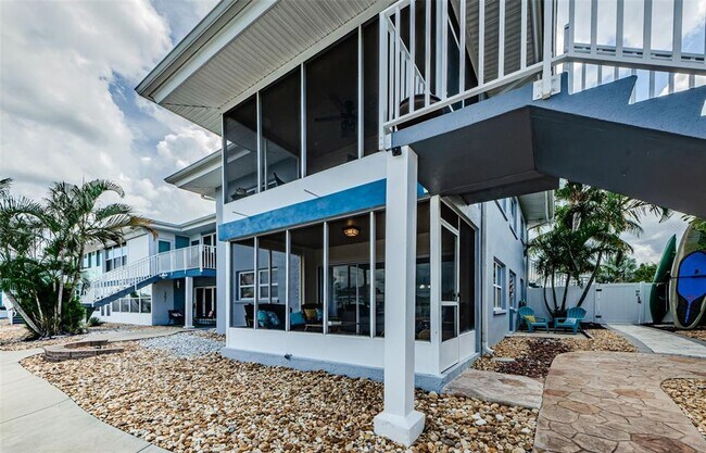 Building Photo - 2186 Edythe Dr