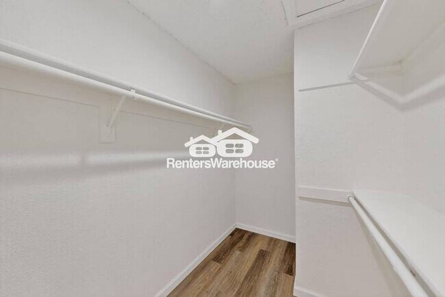 Building Photo - MOVE IN READY - 3BED/2.5BATH - CARROLLTON ...
