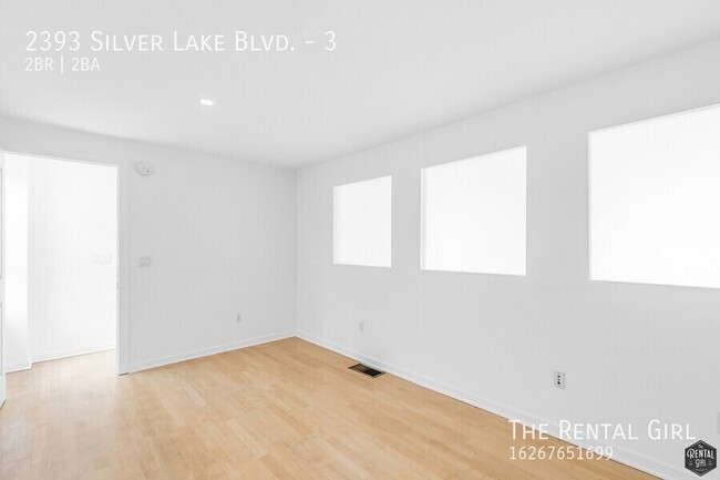 Building Photo - Spacious Silver Lake Townhome | Multi-Leve...