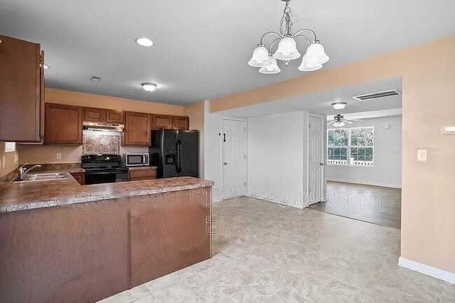 Building Photo - 39 Stix Ln