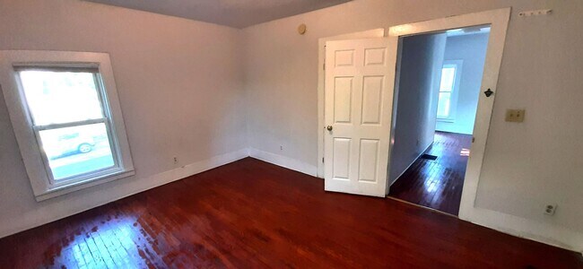 Building Photo - 504 S Aurora St