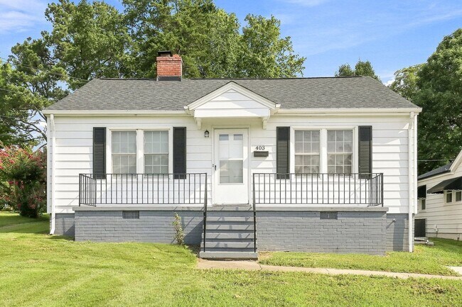 Building Photo - 403 W Pine St