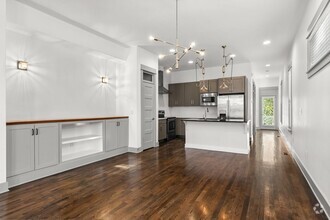 Building Photo - Newer construction in the heart of Inglewood