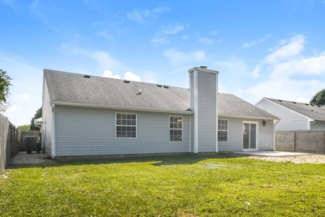 Building Photo - 14 Lake Dr N