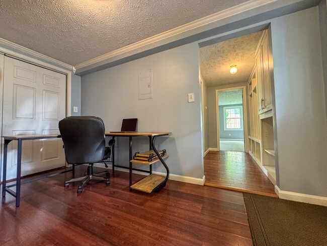 Building Photo - 7240 N Temple Ave