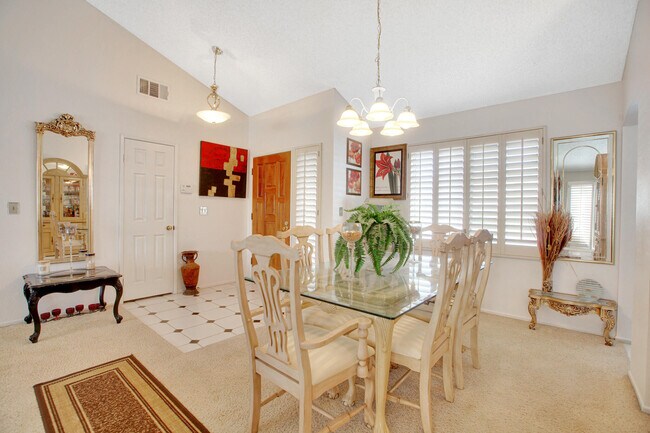 Building Photo - 39458 Chantilly Ln