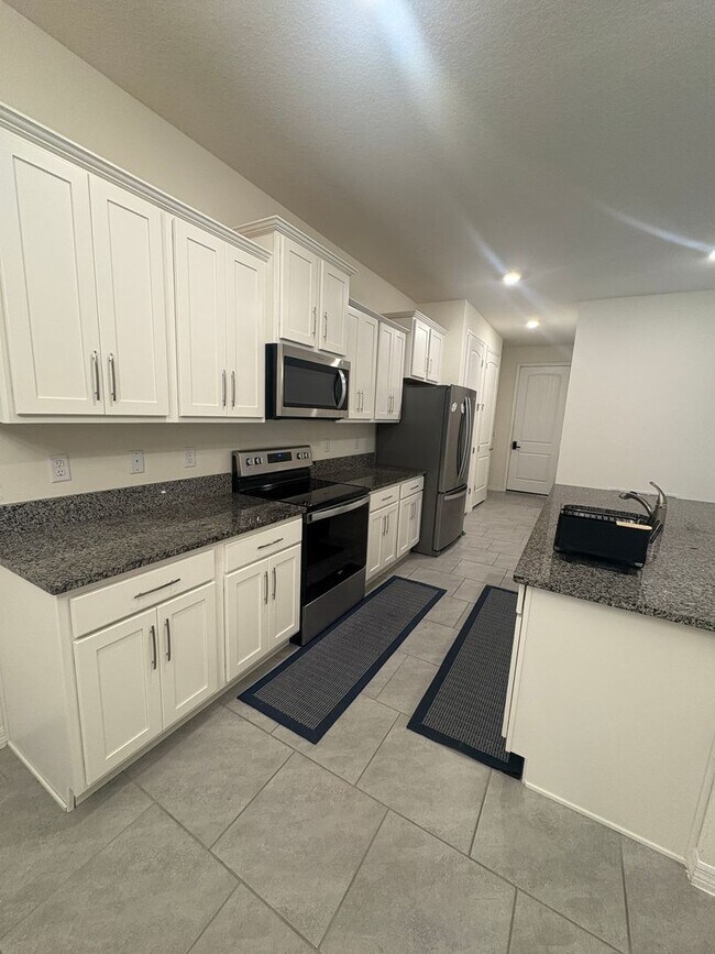 Building Photo - Charming 2-Bed 2-Bath Home plus Flex Room -  55+ community