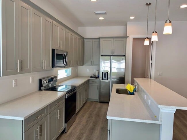Building Photo - Newer Home waiting for you !